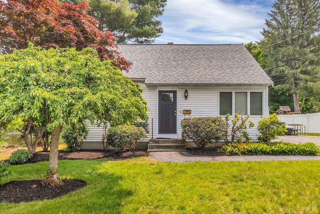 Property Photo: 4 Oakridge Ave MA 01760