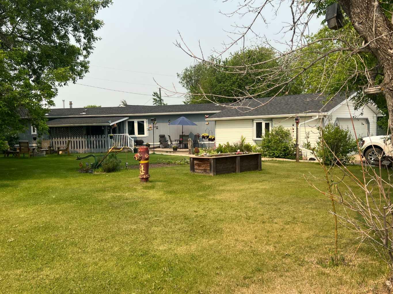 Property Photo: 714 13 Street AB T0G 2B0
