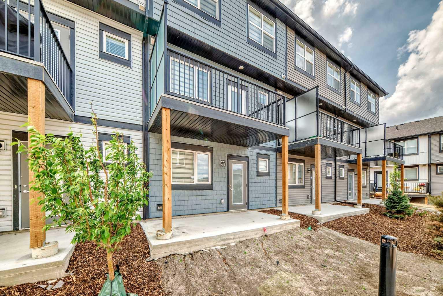 Property Photo: 75 Evanscrest Common NW 106 AB T3P 2A3