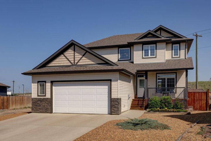 Property Photo:  640 Bankview Drive  AB T0J 0Y6 