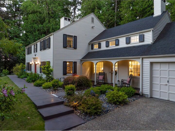 Property Photo: 7330 SW Dogwood Pl OR 97225