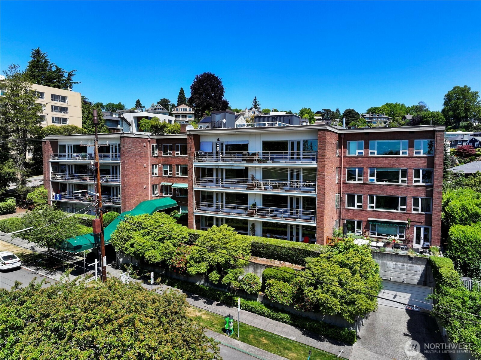 Property Photo: 530 W Olympic Place 407 WA 98119
