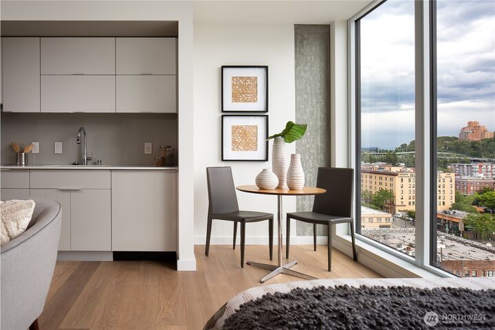 Property Photo:  450 S Main St 1405  WA 98104 