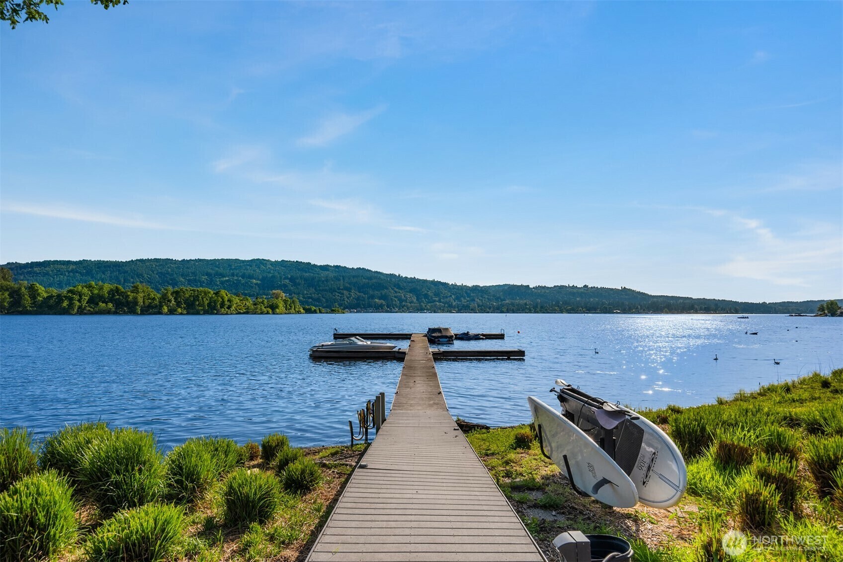 Property Photo: 4305 E Lake Sammamish Parkway 4305 WA 98029