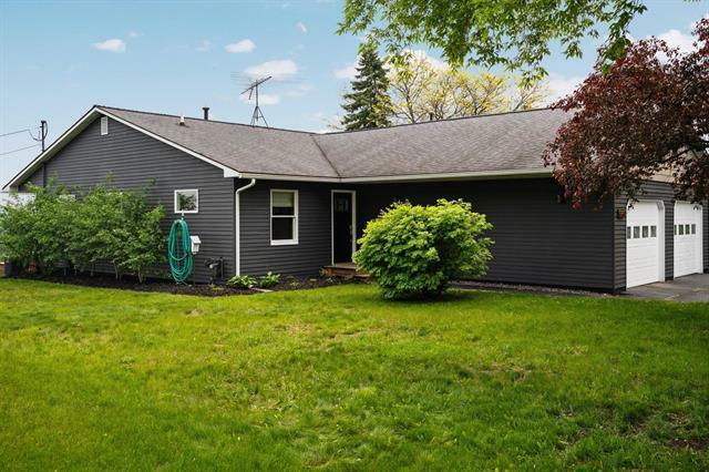 Property Photo:  883 Valley View Drive  MI 49685 