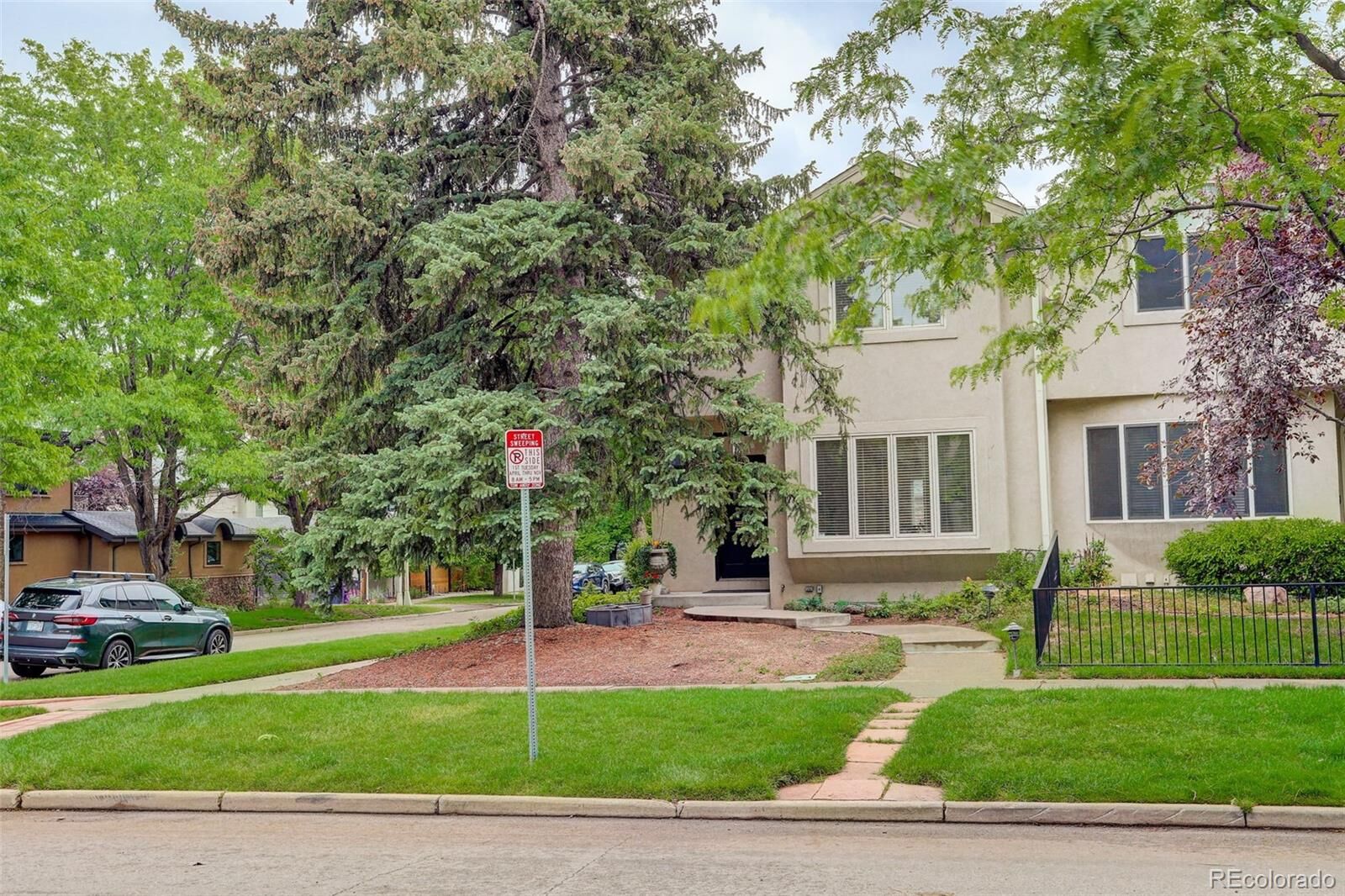 Property Photo: 490 Jackson Street CO 80206