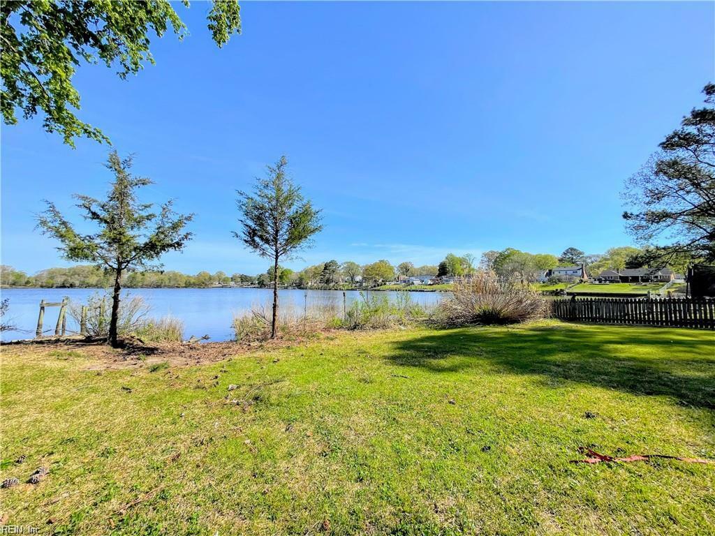 Property Photo: 5924 Woodstock Ct VA 23464