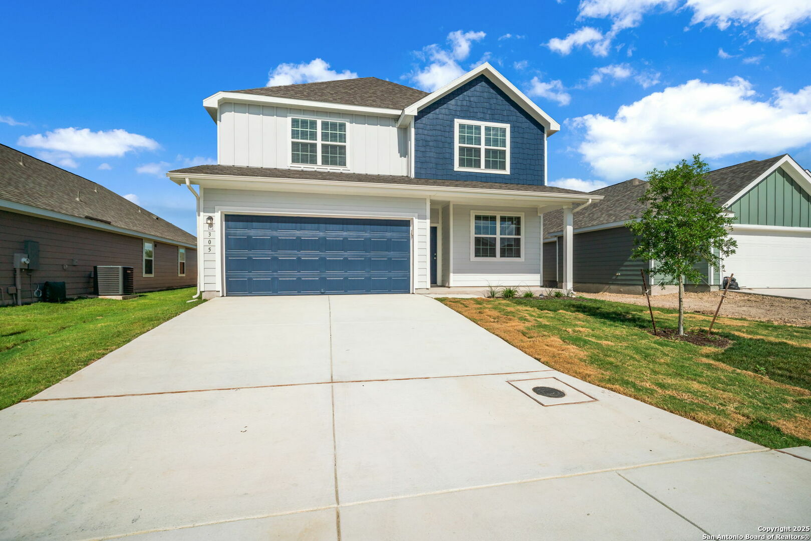 Property Photo: 305 Lina Way TX 78155