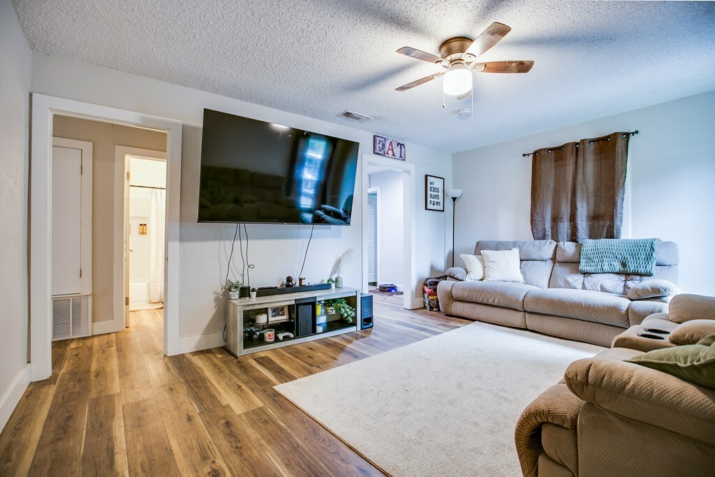 Property Photo: 213 Paint Rock Rd TX 76903