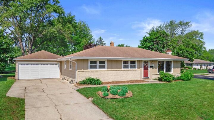 W149n8377 Norman Drive  Menomonee Falls WI 53051 photo