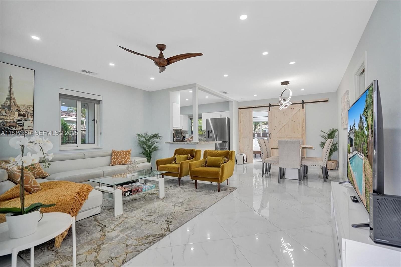 Property Photo: 5230 NE 20th Ave FL 33308