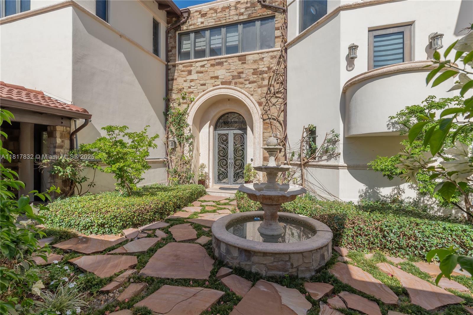 Property Photo: 9801 SW 60th Ct FL 33156