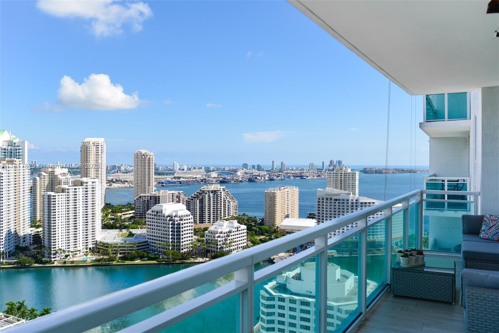Property Photo: 950 Brickell Bay Dr 3406 FL 33131