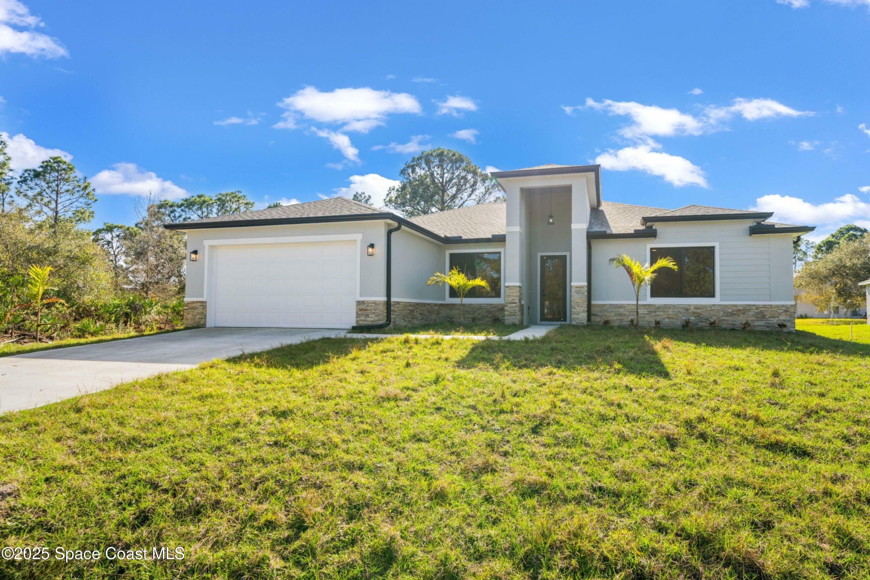 Property Photo: 531 Higgs Ave Avenue NW FL 32907