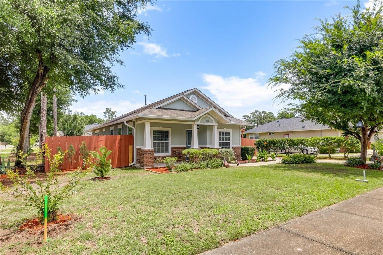 Property Photo: 1224 Athens Court FL 32305