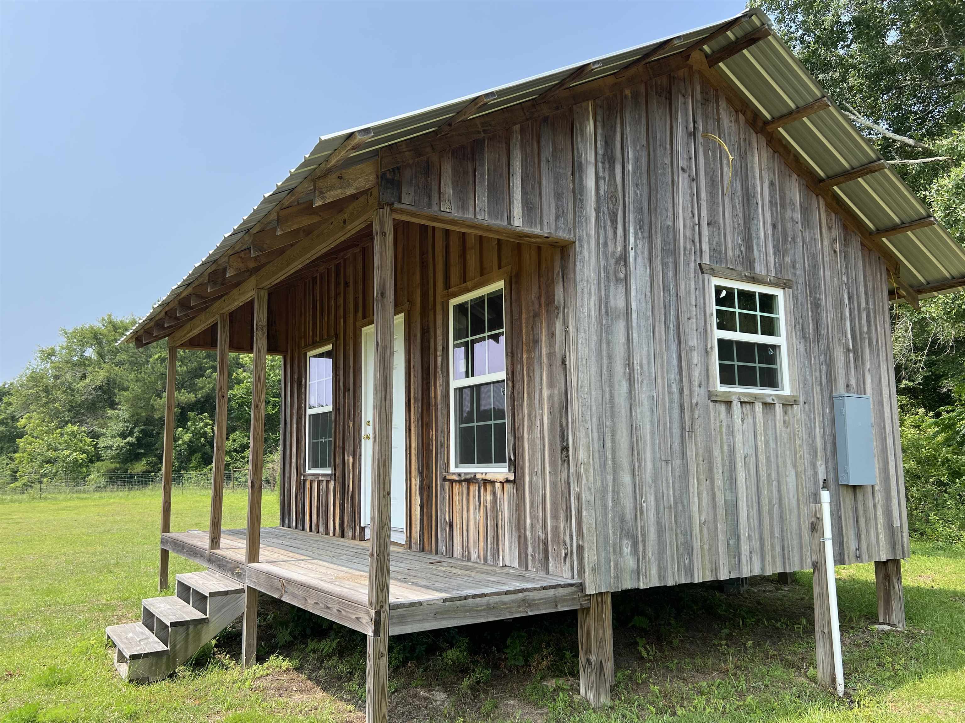 Property Photo: 0300 Shade Farm Road FL 32351