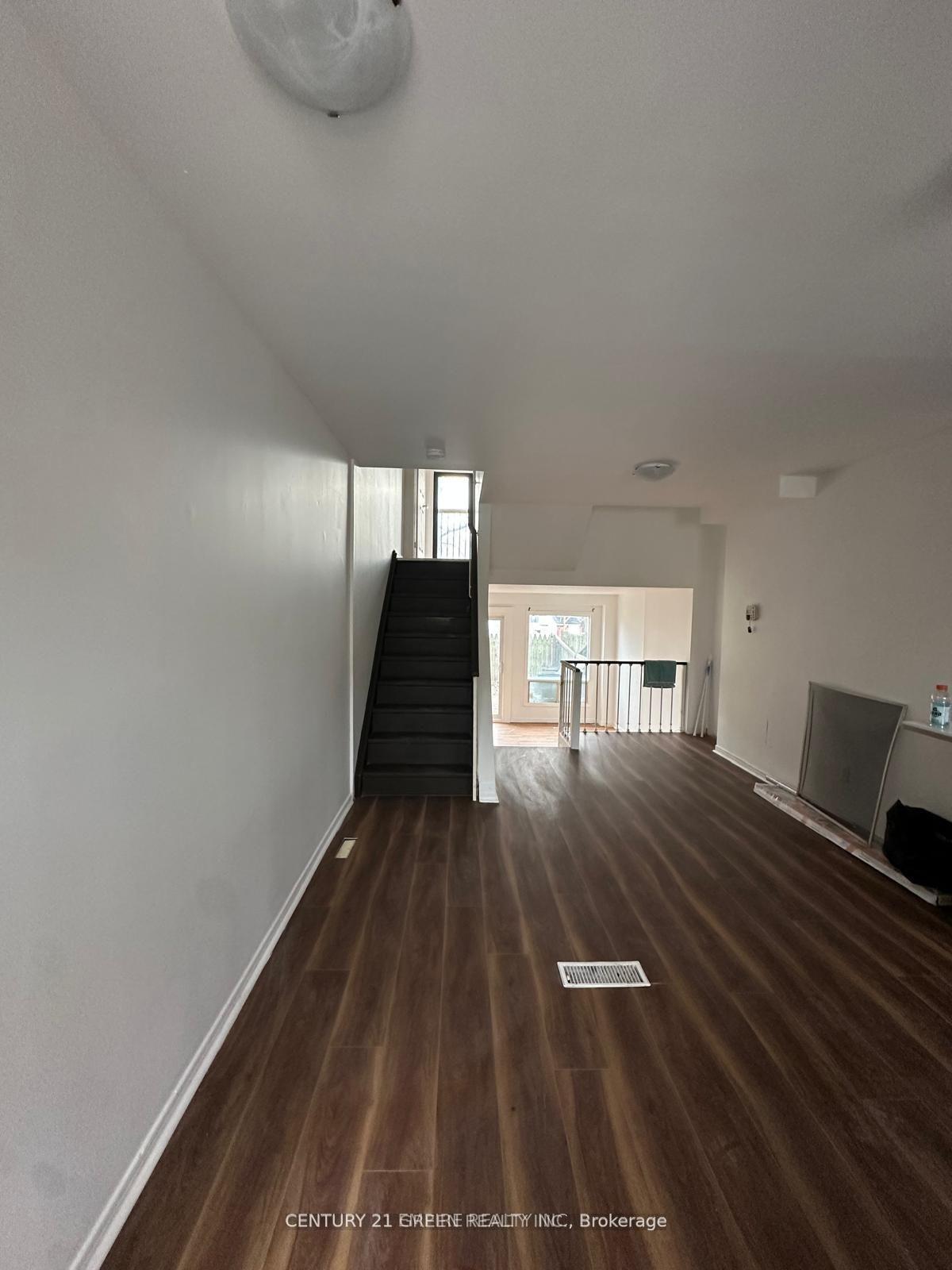 Property Photo: 66 Boultbee Avenue 5 ON M4J 1B1