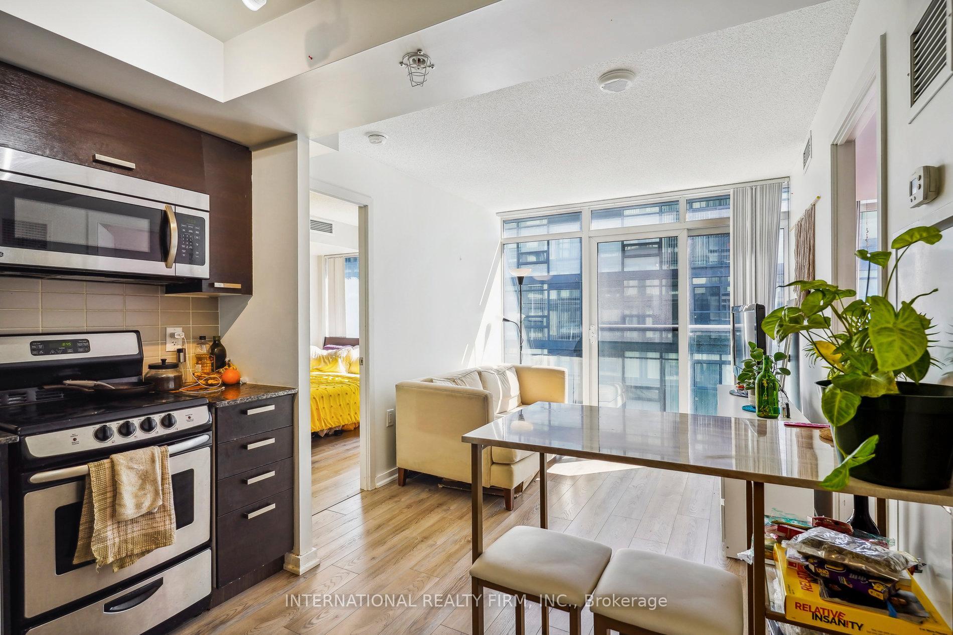 Property Photo: 36 Lisgar Street 1907W ON M6J 0C7