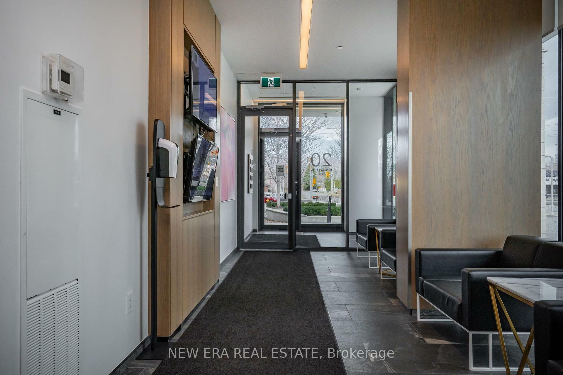 Property Photo: 20 Thomas Riley Road W 1501 ON M9B 1B1