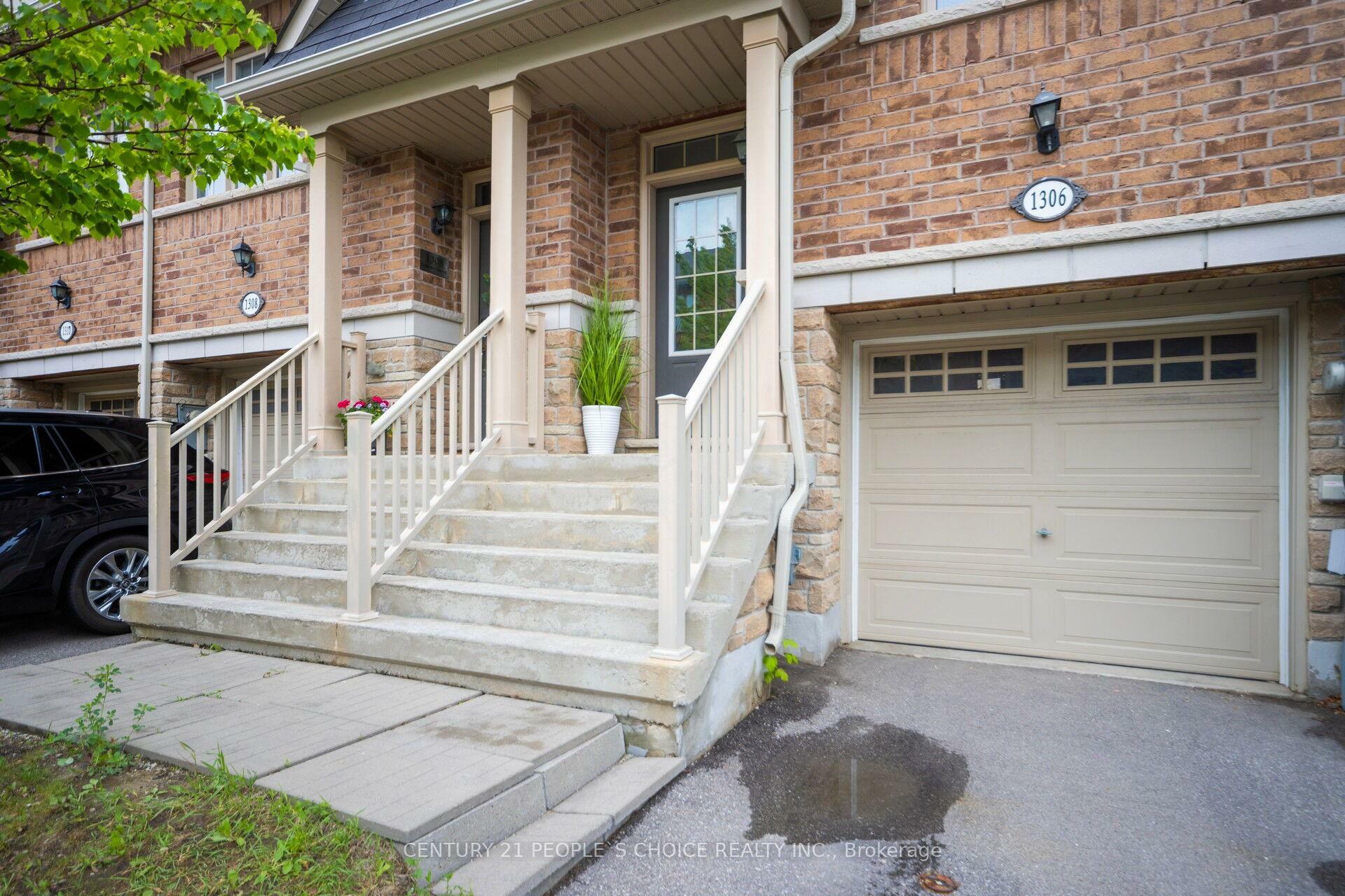 Photo de la propriété: 1306 Granrock Crescent ON L5V 0E1