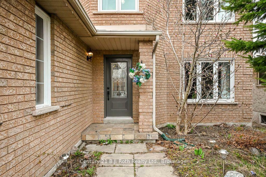 Photo de la propriété: 342 Cundles Road W ON L4N 7C8
