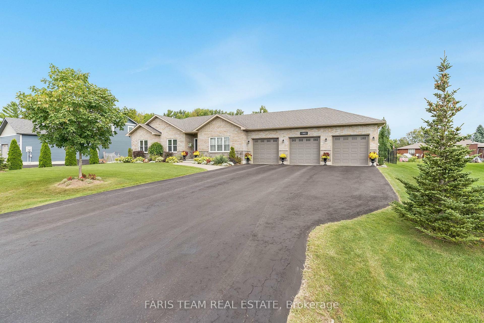 Property Photo: 1962 Elana Drive ON L3V 0C2