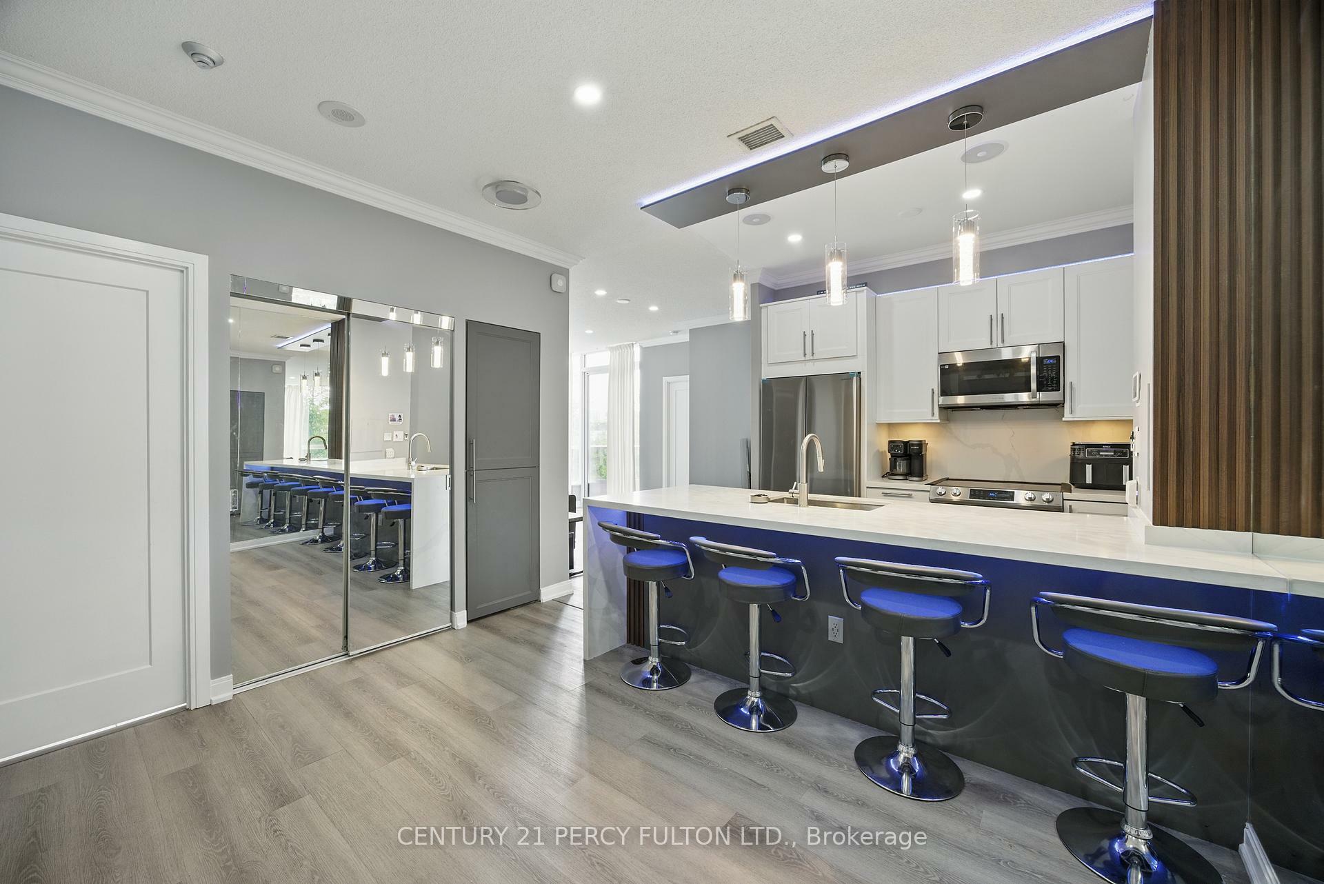 Property Photo: 181 Village Green Square 314 ON M1S 0K6
