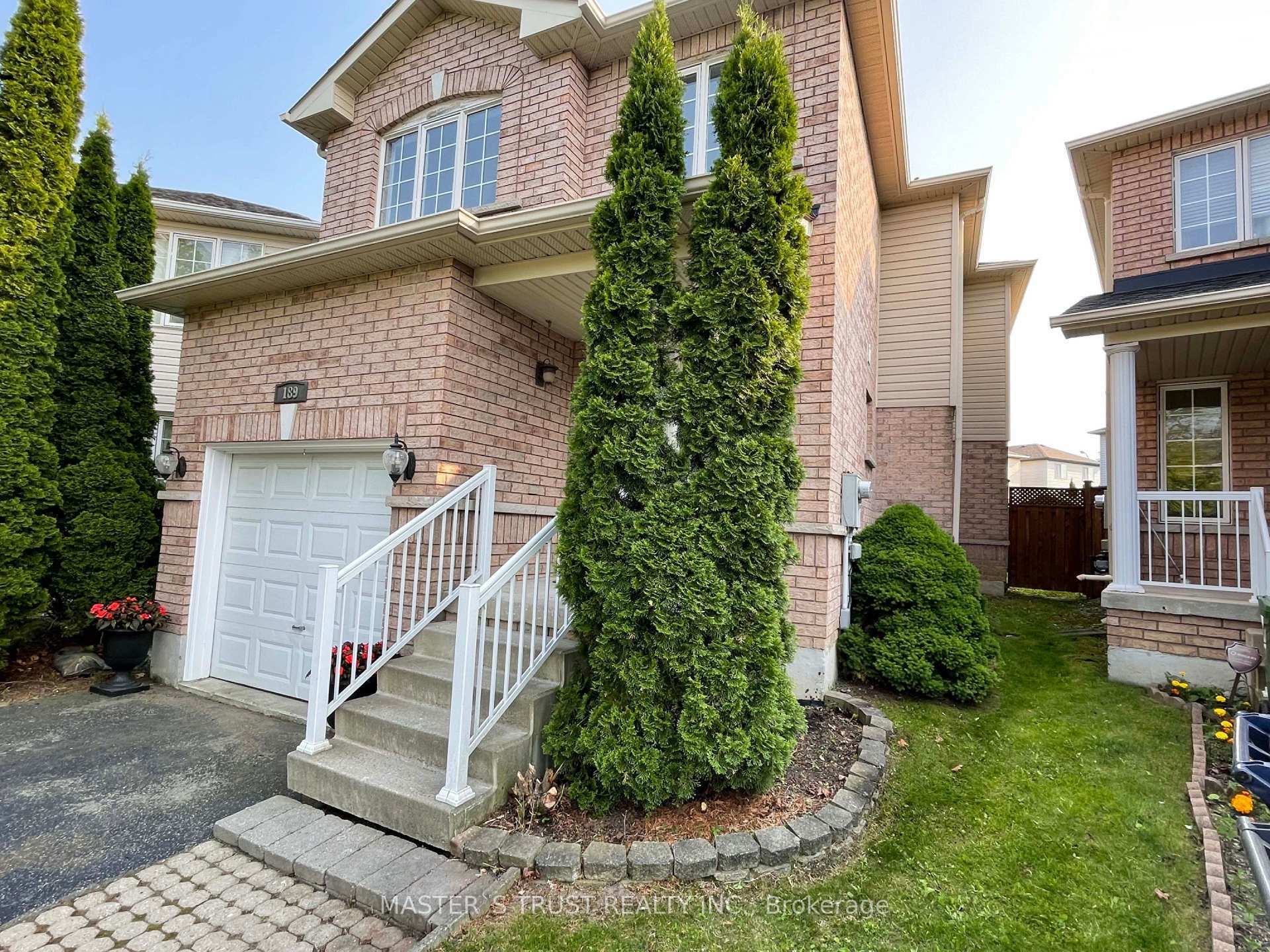 Property Photo: 189 Andona Crescent ON M1C 5J7