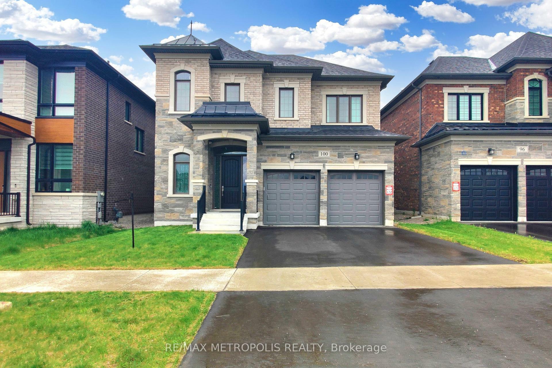 Property Photo:  100 Ballantyne Boulevard  ON L3L 0E8 
