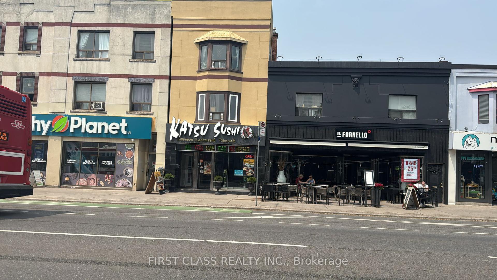 Property Photo:  572 Danforth Ave, Avenue 3rd  ON M4K 1R1 