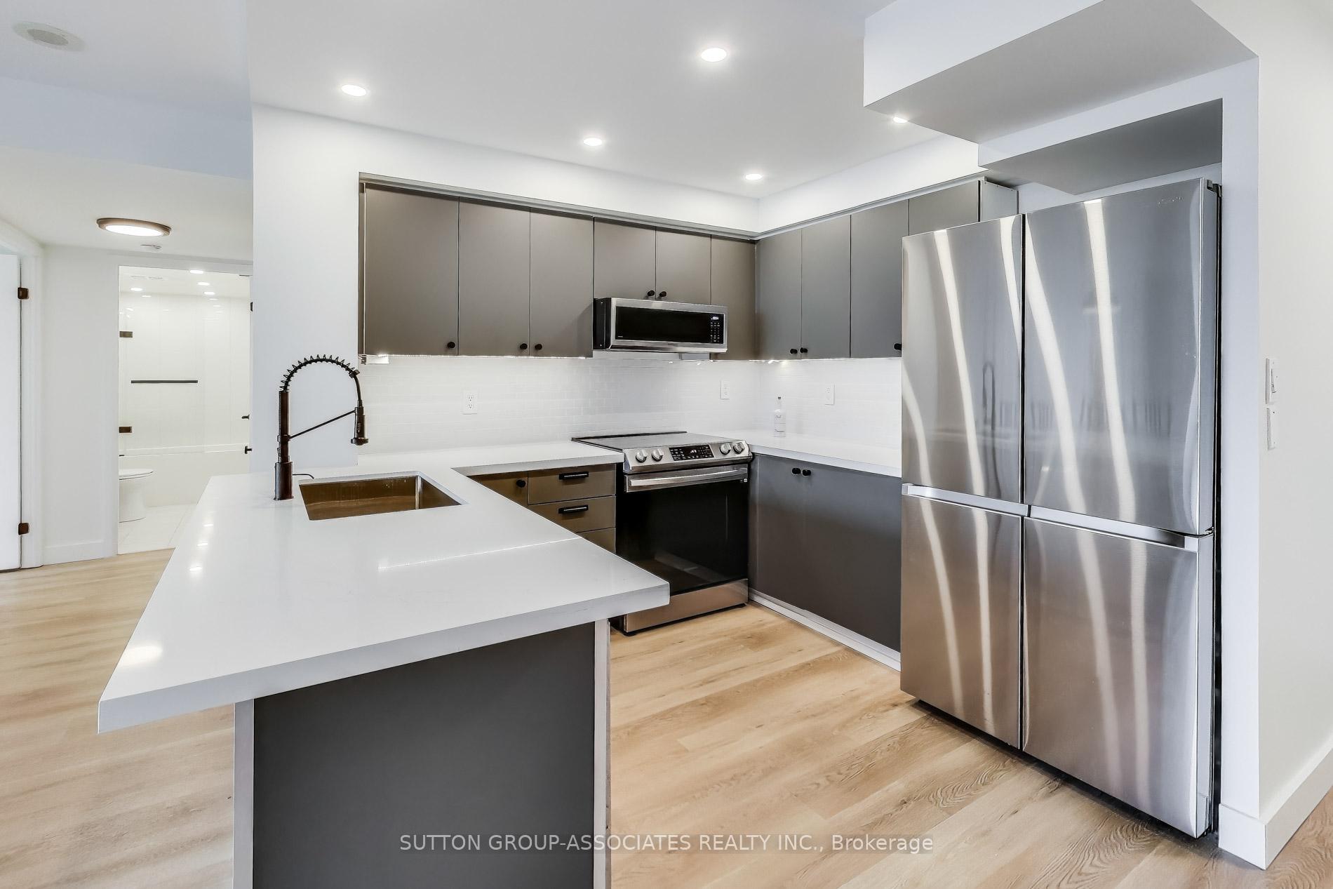 Property Photo: 323 Richmond Street E 818 ON M5A 4R3