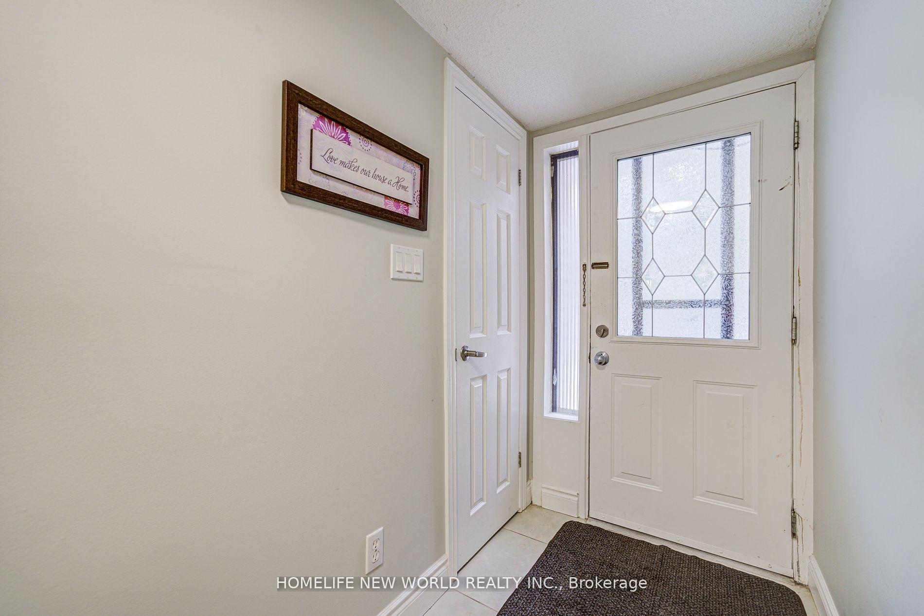 Property Photo: 7 Jenny Wren Way ON M2H 2Y8