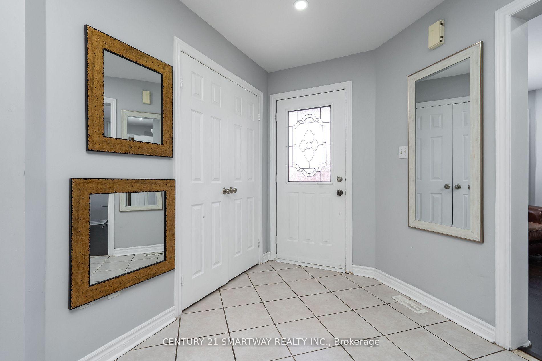 Property Photo:  176 Dean Avenue  ON L4N 0W1 
