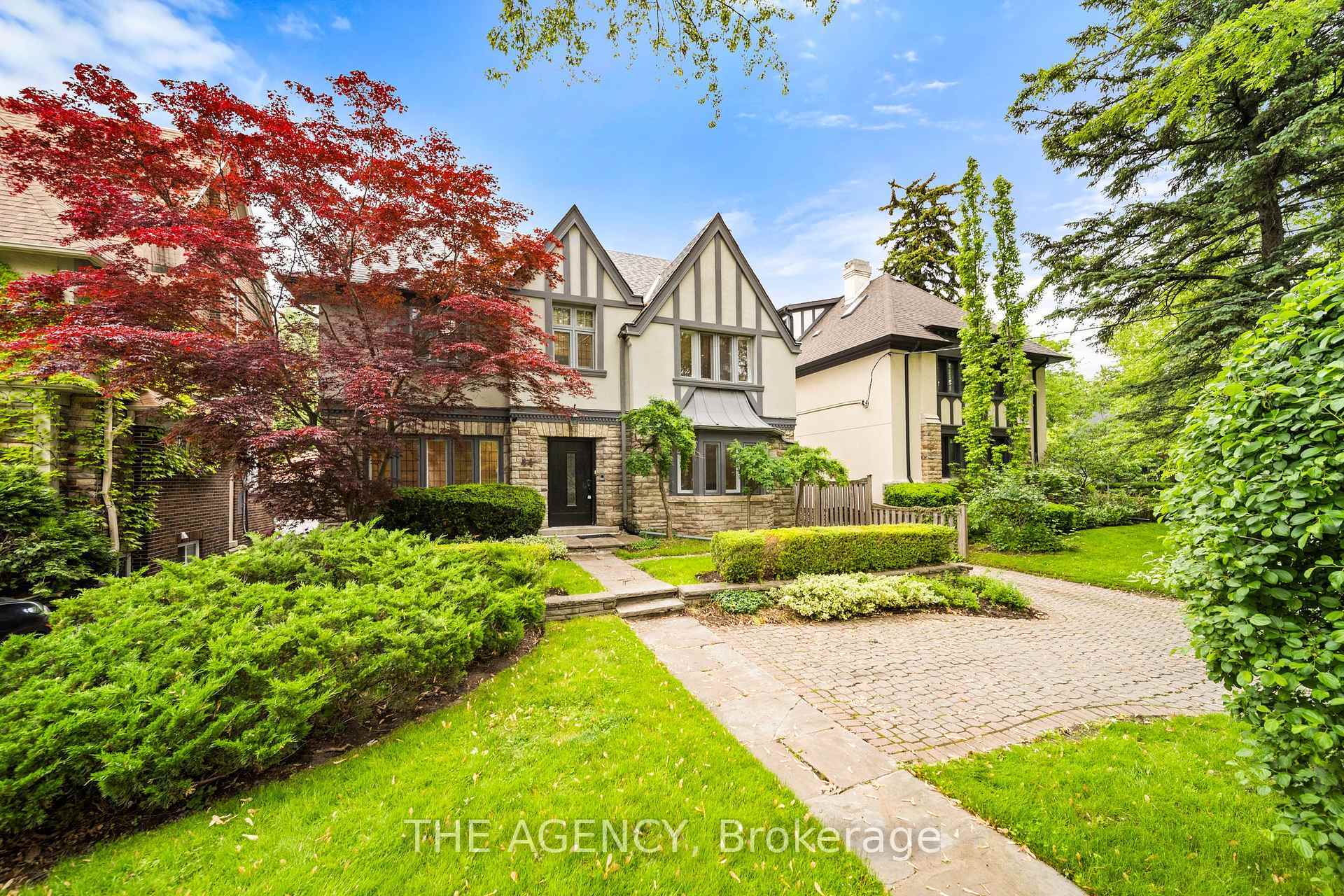 Property Photo: 44 Elderwood Drive ON M5P 1X1