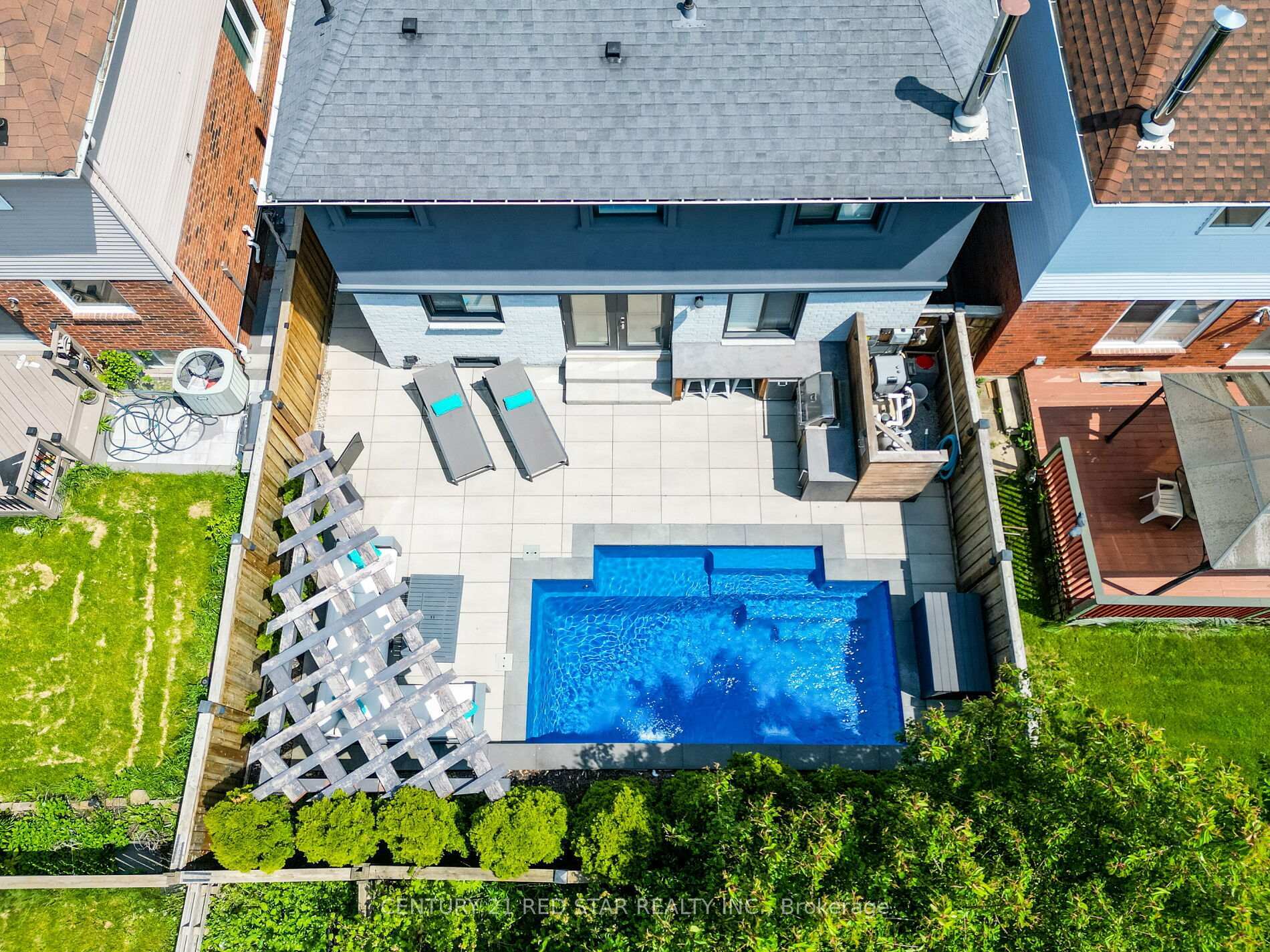 1641 Middleton Street  Pickering ON L1X 2L5 photo
