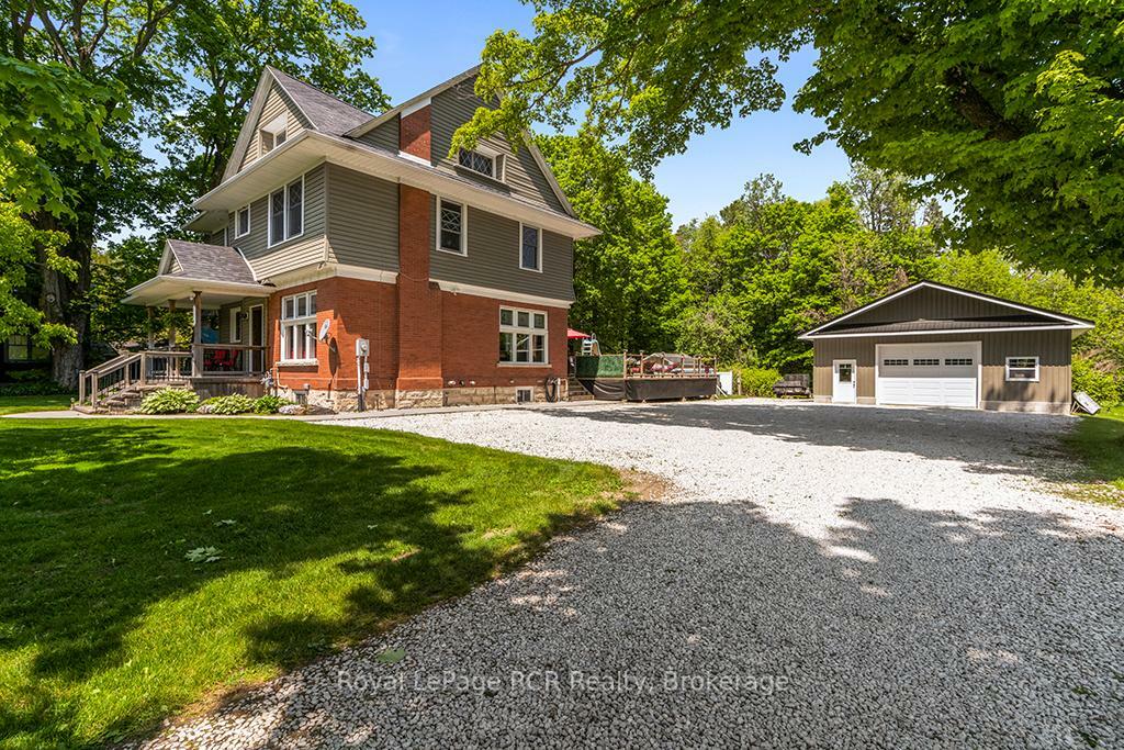 Property Photo: 136 Queen Street W ON N0H 1P0