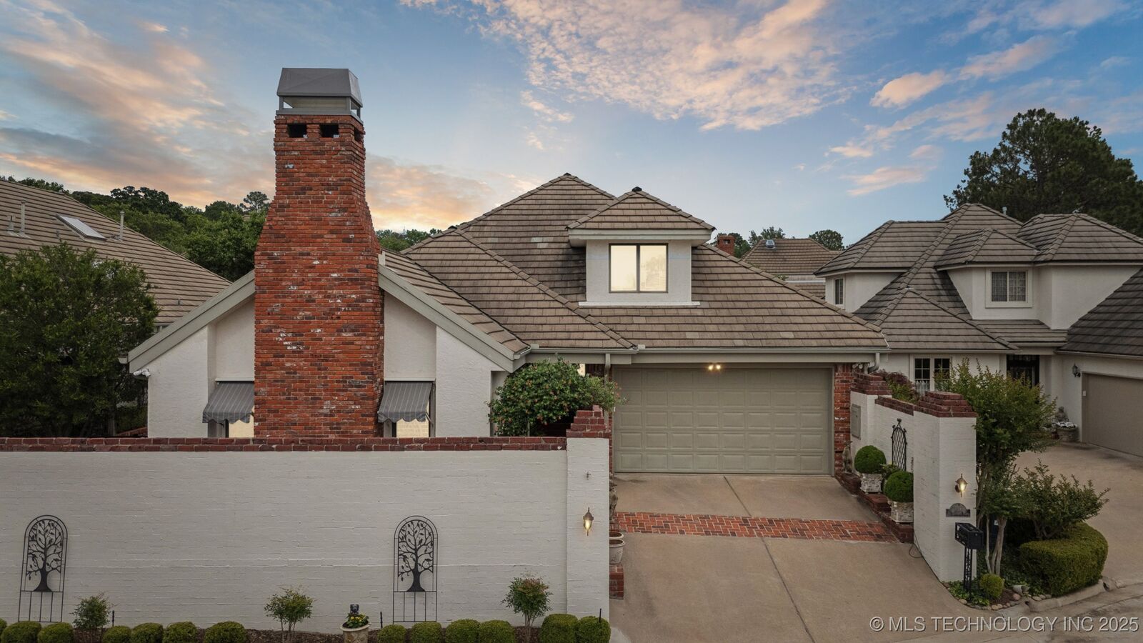 Property Photo: 4817 S Yorktown Place OK 74105