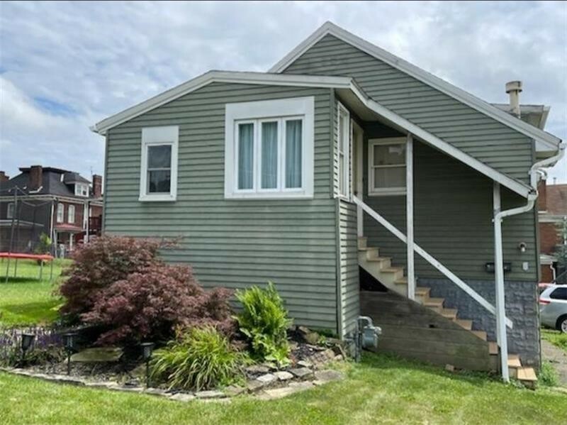 Property Photo: 326 W College St PA 15317