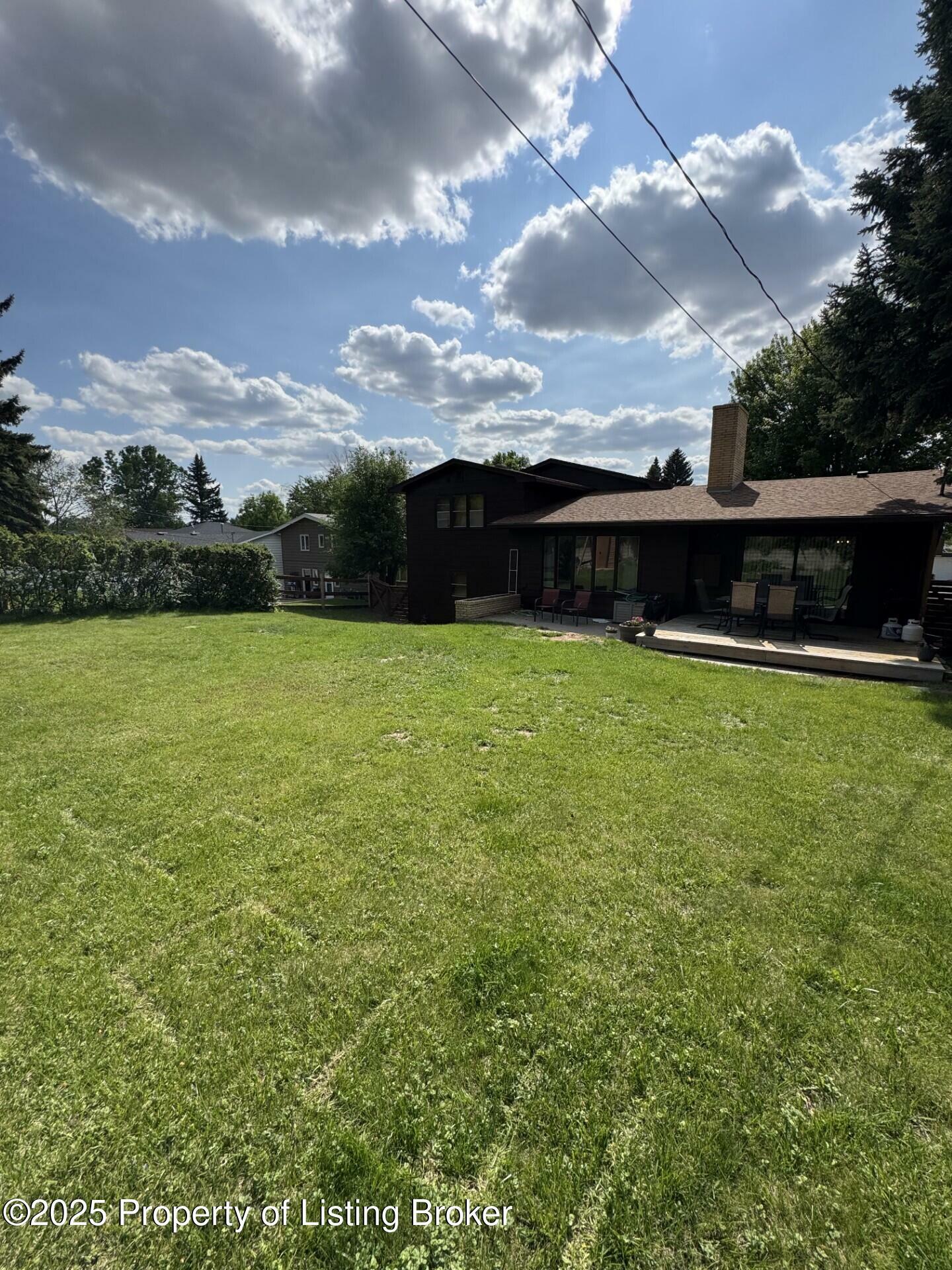 Property Photo: 926 7th Avenue W ND 58601