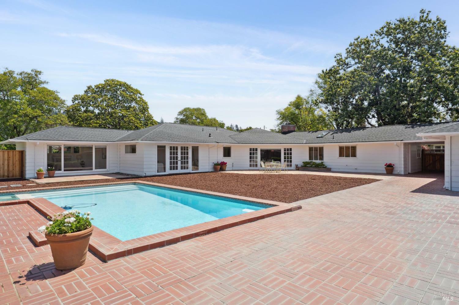 Property Photo: 1668 Julianne Place CA 95404