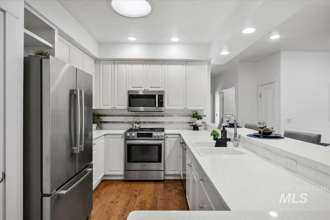 Property Photo: 66 W Colchester Drive ID 83616
