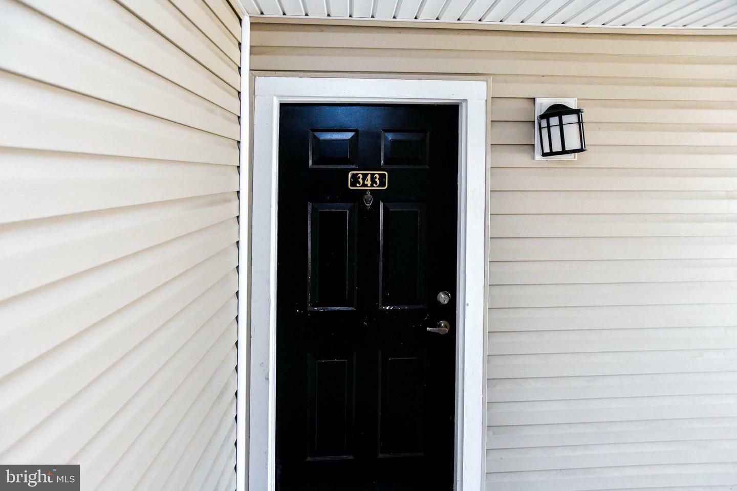 Property Photo: 3303 Wyndham Circle 343 VA 22302