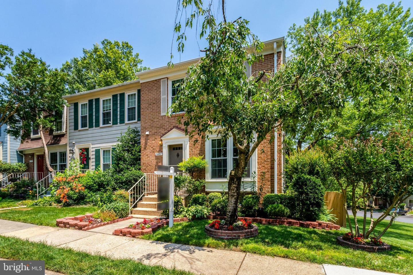 Property Photo: 7457 Hatherleigh Court VA 22315