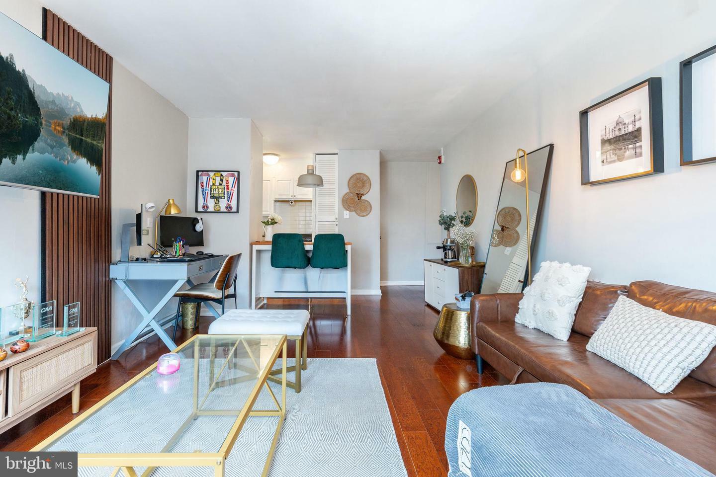 Property Photo: 2101 Chestnut Street 17 1603 PA 19103