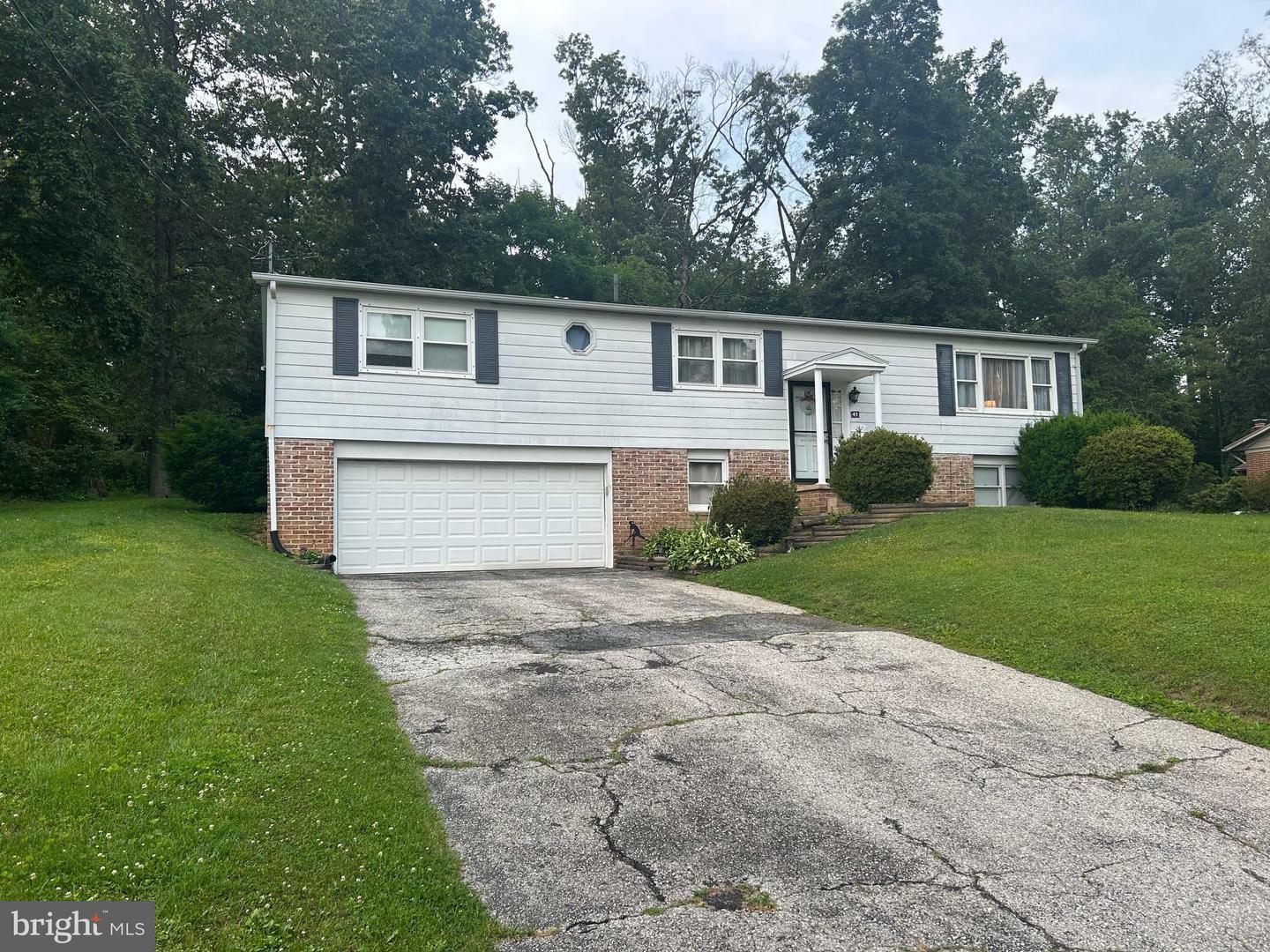41 Oak Drive  Mount Wolf PA 17347 photo