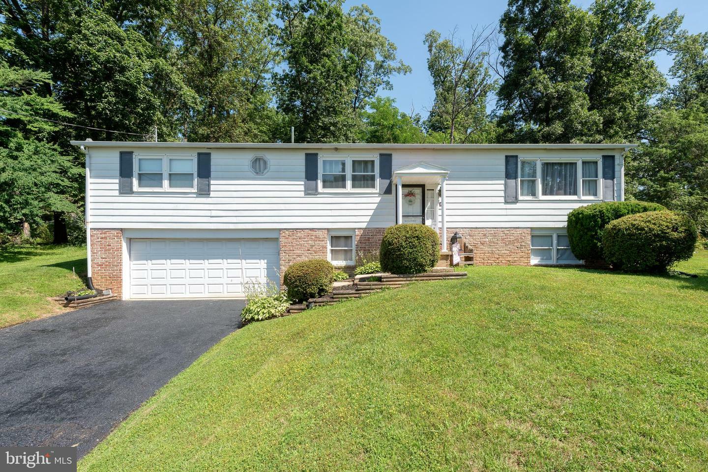 Property Photo:  41 Oak Drive  PA 17347 