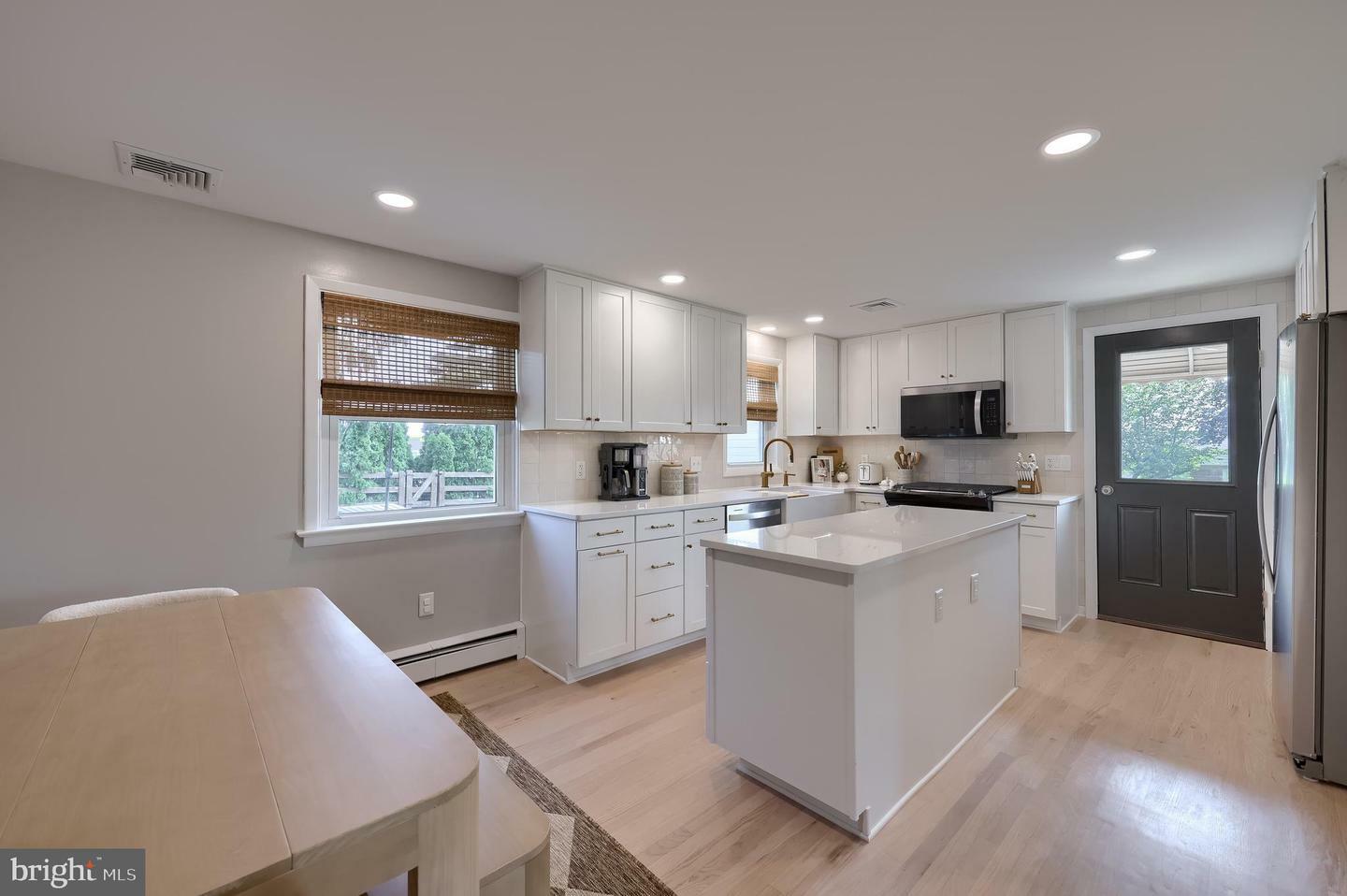 Property Photo: 2101 Shaaron Drive PA 17601