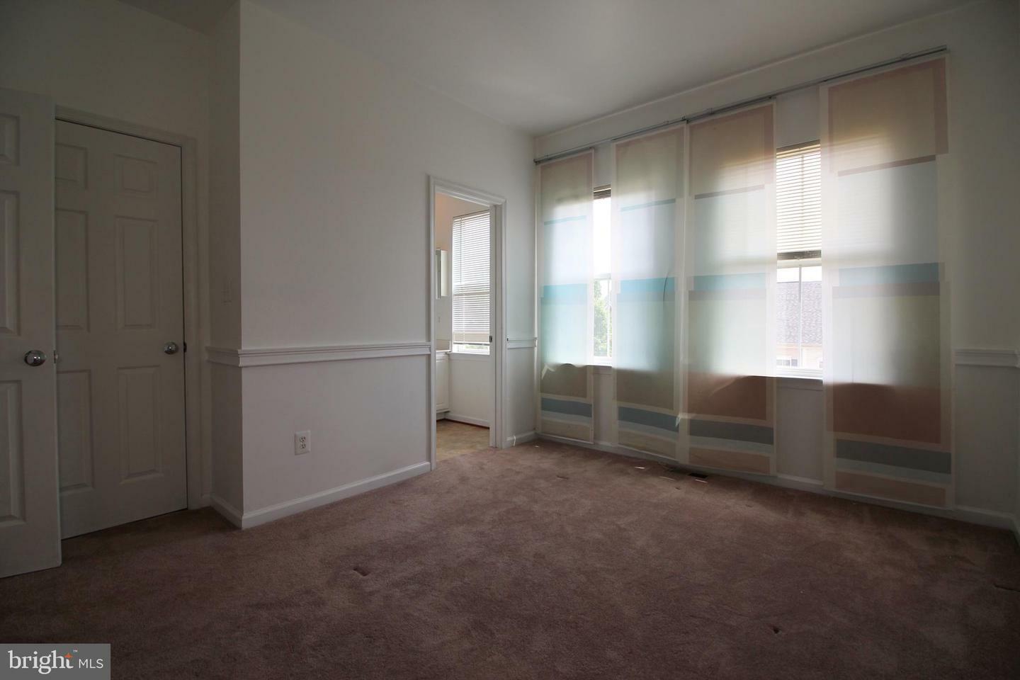 Property Photo: 2965 Chinkapin Oak Lane VA 22191