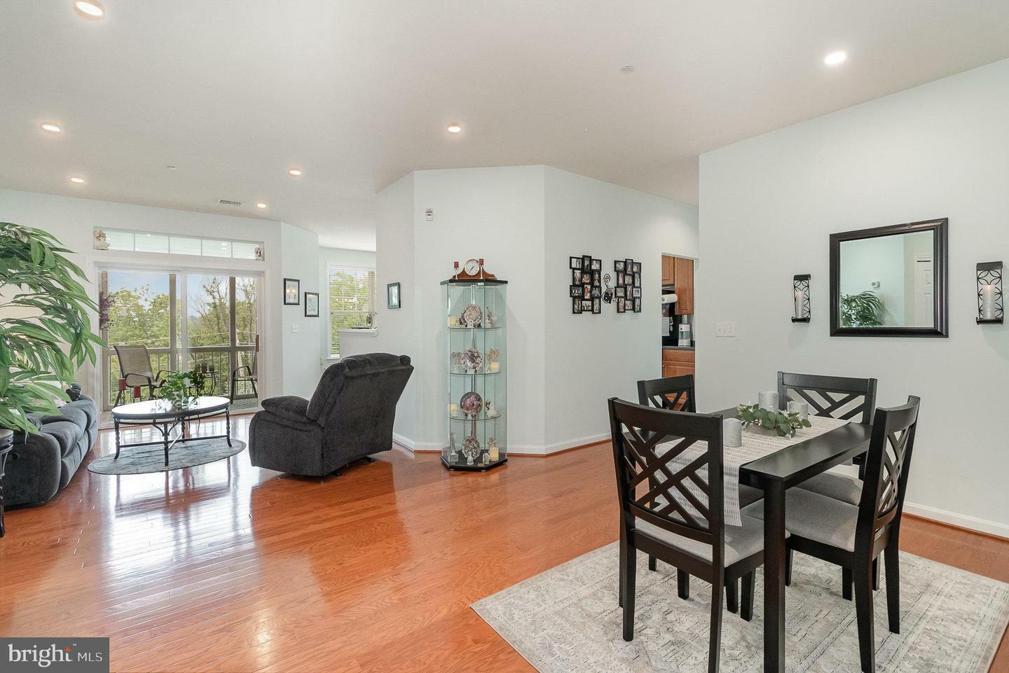 Property Photo: 1010 Crest Way 403 PA 17403