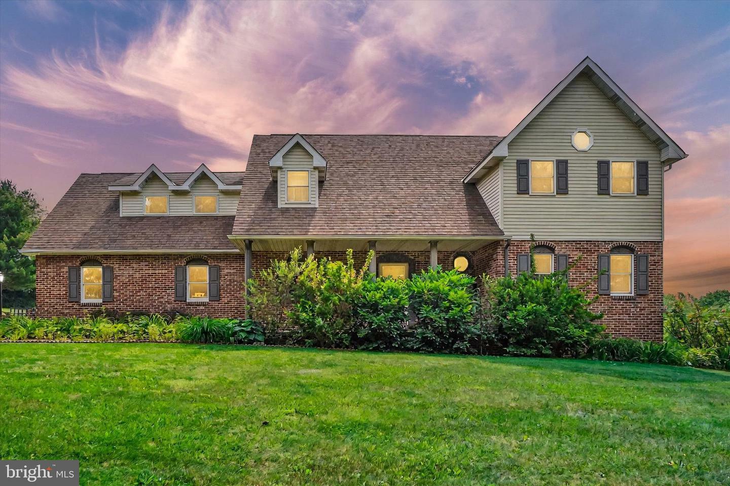 1646 Mill Road  Seven Valleys PA 17360 photo